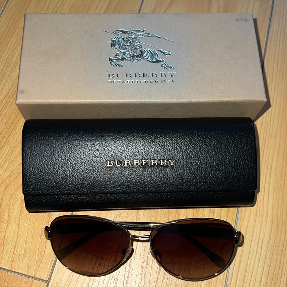 Burberry aviator sunglasses